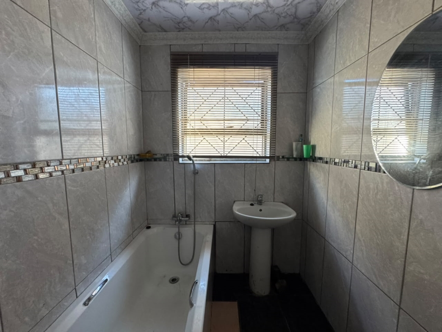 5 Bedroom Property for Sale in Forest Village Western Cape